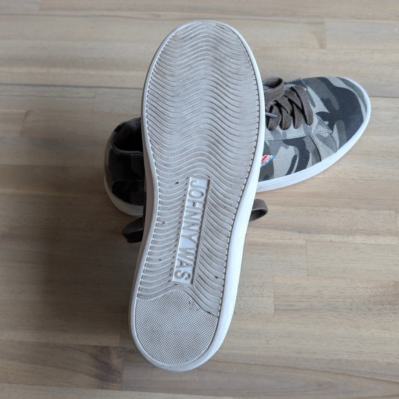 Johnny Was Camouflage Butterfly Sneakers Women Size 8 Casual Fashion - Picture 10 of 10